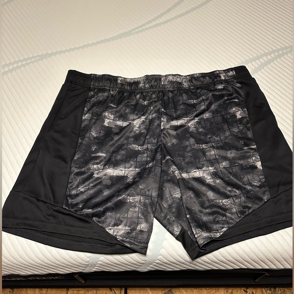 NWT Mens sz XXL All In Motion Court Shorts black elastic pull string waist